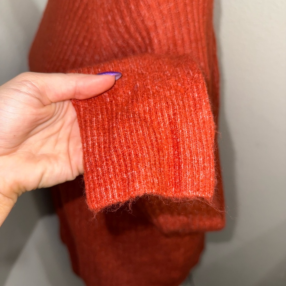 Vero Moda Rust Ribbed Sweater- Size Medium - Picture 5 of 9